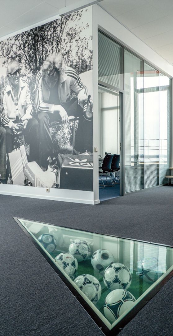 Kreativa – projekt wnętrz biura Adidas w Warszawie, pomieszczenie spotkań